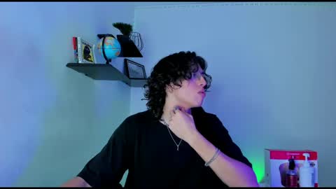 Manuel online show from November 28, 8:49 pm