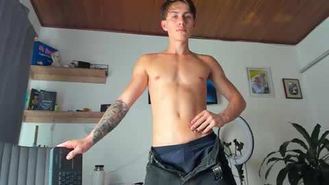 manucute 23  online show from January 31, 7:11 pm