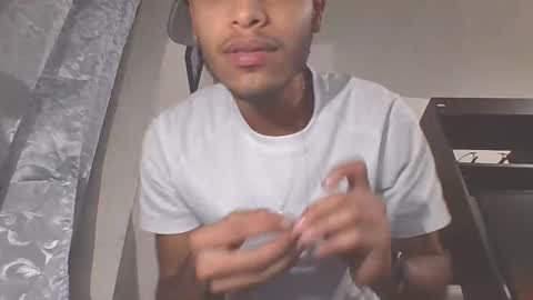 Snapshot of manuel444rl chatting on February 17, 7:23 pm Manuel RL online show from February 17, 7:23 pm