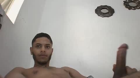 Snapshot of manuel444rl chatting on December 20, 1:43 pm Manuel RL online show from December 20, 1:43 pm