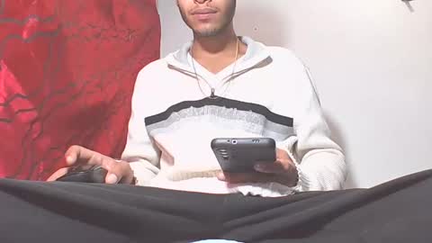 Snapshot of manuel444rl chatting on February 15, 2:11 pm Manuel RL online show from February 15, 2:11 pm