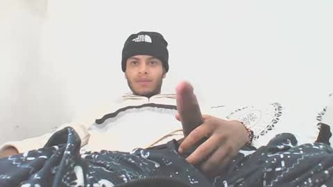 Snapshot of manuel444rl chatting on February 17, 6:53 am Manuel RL online show from February 17, 6:53 am
