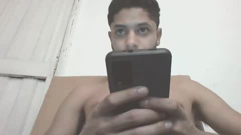 Snapshot of manuel444rl chatting on February 2, 4:54 pm Manuel RL online show from February 2, 4:54 pm