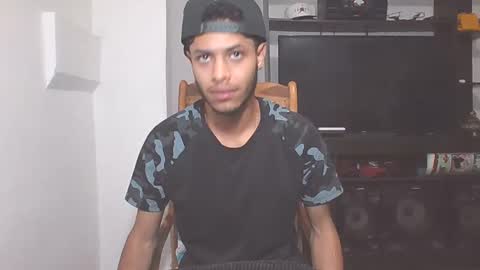 Snapshot of manuel444rl chatting on March 1, 6:43 pm Manuel RL online show from March 1, 6:43 pm