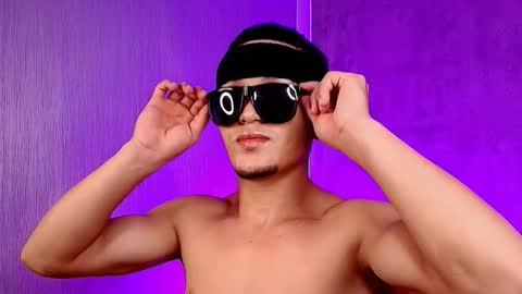 Manuel online show from February 21, 10:24 pm