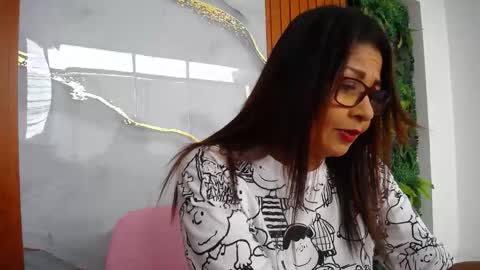 manuela_lara_ online show from March 12, 4:11 pm