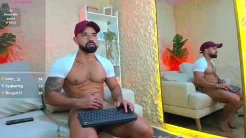 Snapshot of maofenix chatting on February 13, 8:17 am MAOFENIX online show from February 13, 8:17 am