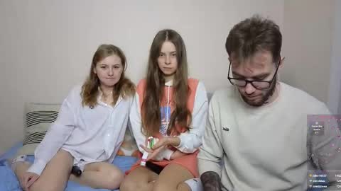 MARY PVT IS OPEN online show from October 13, 4:36 am