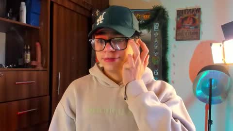 mar_alexis online show from March 7, 1:00 pm