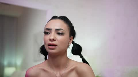 Snapshot of maraciel chatting on February 25, 4:57 am Mara online show from February 25, 4:57 am