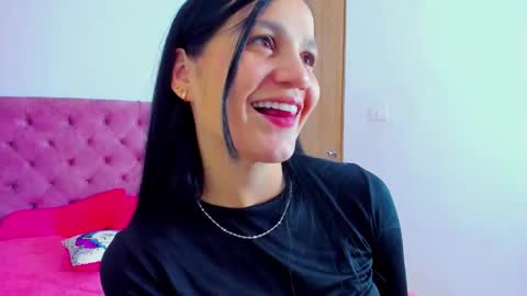 Mara hanson  online show from October 19, 9:30 pm