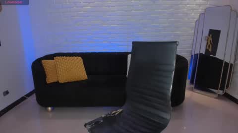 Snapshot of mararicci chatting on February 18, 6:04 am MARA online show from February 18, 6:04 am