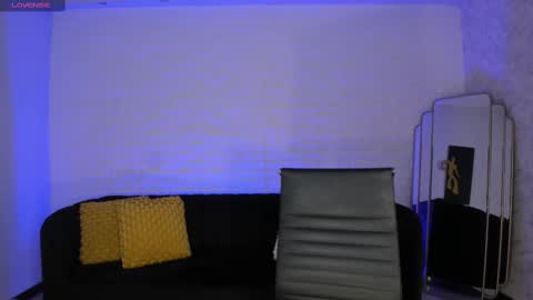 Snapshot of mararicci chatting on February 19, 2:01 am MARA online show from February 19, 2:01 am