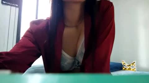 Snapshot of marcelinegrenger chatting on December 17, 5:47 pm MarcelineGrenger online show from December 17, 5:47 pm