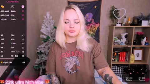 Snapshot of marcelinepeach chatting on January 15, 5:08 am Sara online show from January 15, 5:08 am