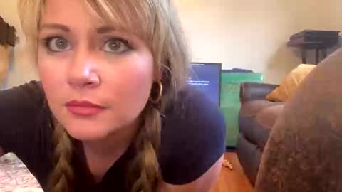 Marci Wallace online show from November 7, 7:49 pm