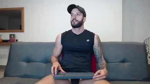 Snapshot of marcoandpolo01 chatting on February 12, 1:09 am Marco Polo online show from February 12, 1:09 am