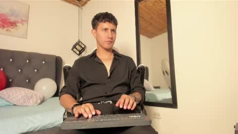 marcos_vieyra online show from June 30, 7:23 pm
