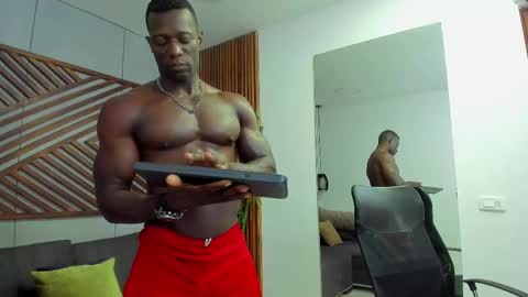 Snapshot of marcusblack_ chatting on February 26, 3:43 pm Marcusssss online show from February 26, 3:43 pm