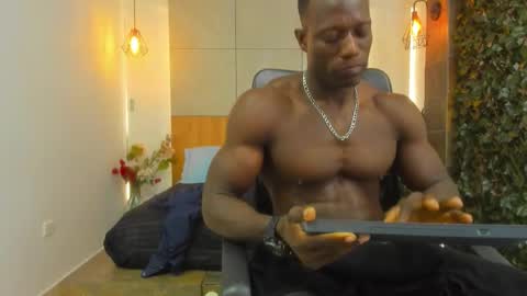 Snapshot of marcusblack_ chatting on September 19, 12:20 pm Marcusssss online show from September 19, 12:20 pm