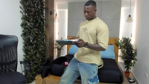 Marcusssss online show from April 8, 12:52 pm