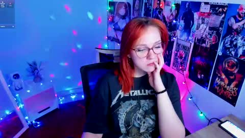 Snapshot of margaret_red chatting on March 8, 5:43 pm Margaret online show from March 8, 5:43 pm