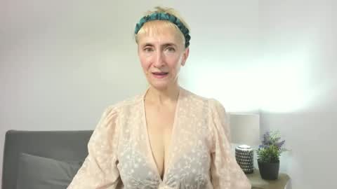 margaretmature online show from October 16, 4:06 pm