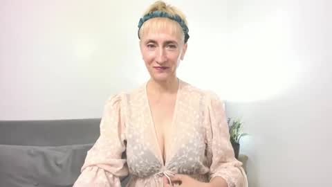 margaretmature online show from September 26, 12:24 pm