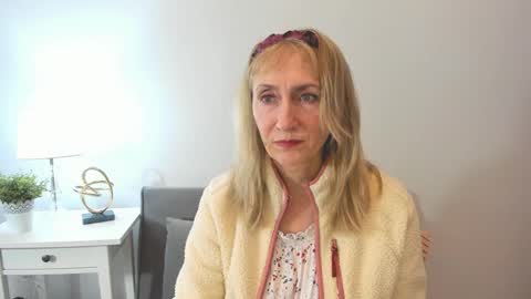 margaretmature online show from February 15, 6:12 am