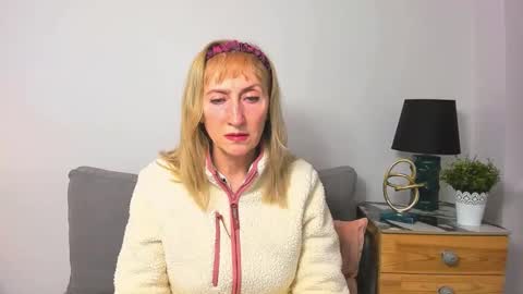 margaretmature online show from January 25, 6:01 am