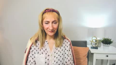margaretmature online show from February 13, 5:01 pm