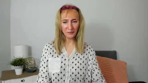 margaretmature online show from February 7, 4:24 pm