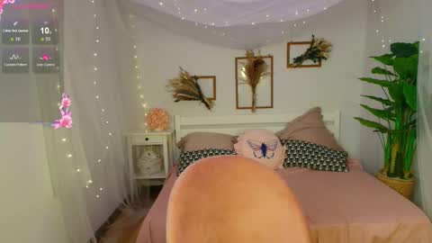Snapshot of margo__ness chatting on September 18, 3:32 am Mag online show from September 18, 3:32 am