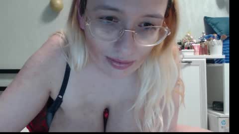 margo_shine online show from April 15, 7:38 pm