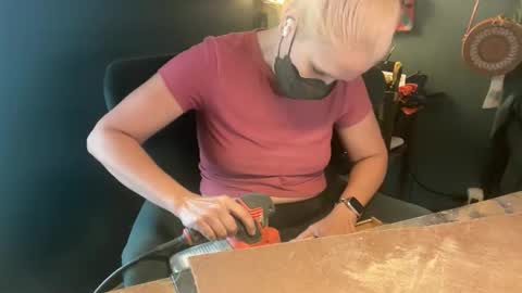 Elle online show from March 30, 1:11 pm