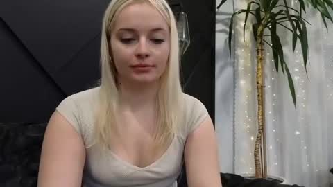 Snapshot of margot_robbie7 chatting on January 28, 3:04 am margot_robbie7 online show from January 28, 3:04 am