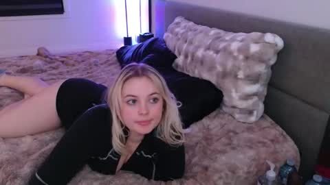 margot_robbie7 online show from February 6, 1:31 am