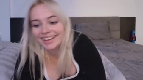 Snapshot of margot_robbie7 chatting on September 16, 12:45 am margot_robbie7 online show from September 16, 12:45 am
