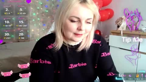 Snapshot of mari_77777 chatting on February 26, 8:17 am Mari online show from February 26, 8:17 am