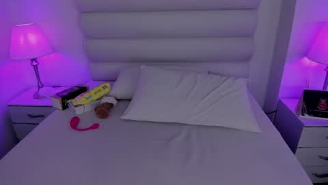 mari_salgado online show from January 7, 5:42 pm