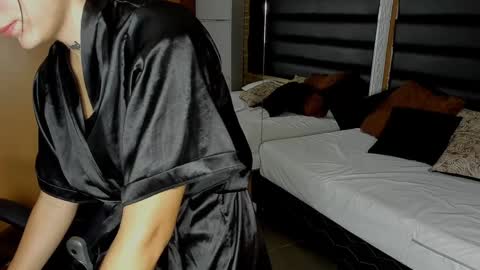 mari_salgado online show from January 28, 5:35 pm