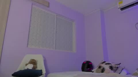 Meli-Mari  online show from October 21, 8:12 pm