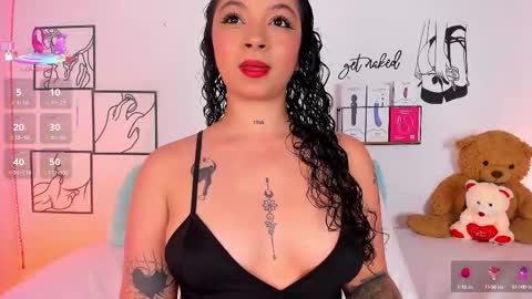 Snapshot of mari_sweett chatting on September 19, 8:45 pm Mari Sweett online show from September 19, 8:45 pm