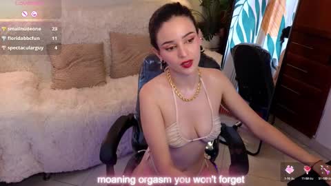 Snapshot of maria_flowwer chatting on February 21, 5:31 pm Maria Flowwer online show from February 21, 5:31 pm