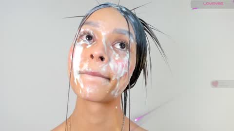 S O F I A  model independent online show from January 29, 2:10 pm