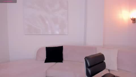 MARIA HERRERA  online show from January 6, 9:19 pm