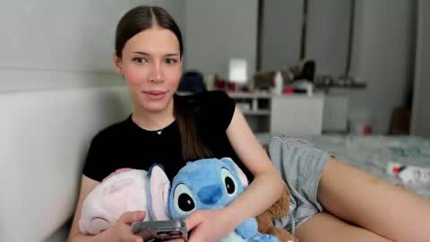 Mariam  online show from April 16, 12:33 am