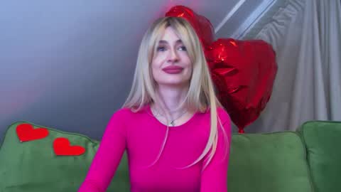 Snapshot of mariamenson chatting on March 1, 2:04 am MariaMenson online show from March 1, 2:04 am