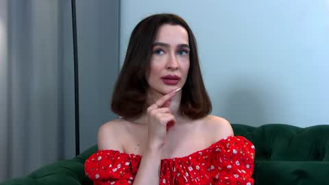 Snapshot of mariamenson chatting on February 7, 1:36 am MariaMenson online show from February 7, 1:36 am