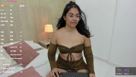 Snapshot of mariana_allen chatting on February 7, 9:37 am Mariana Allen online show from February 7, 9:37 am